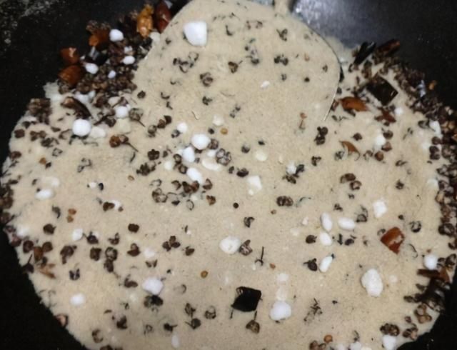 草鱼|腌腊鱼时,不可只抹盐,教你详细配方和技巧,鱼肉紧实且入味