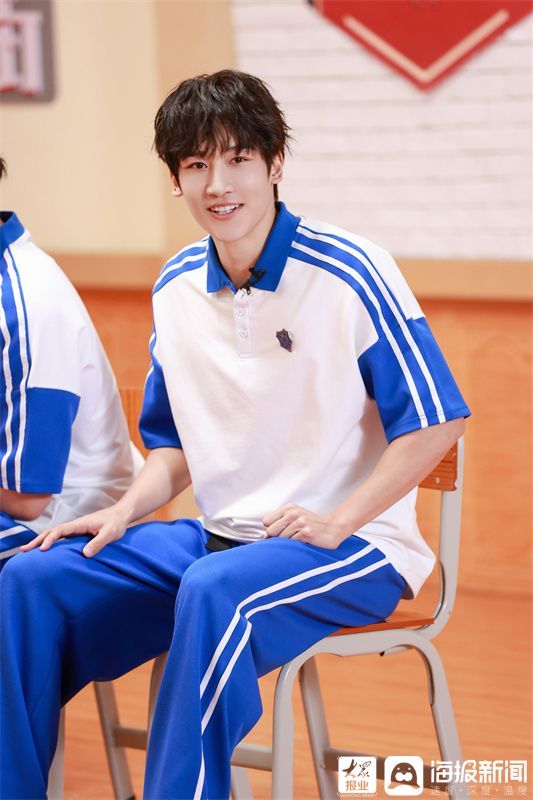 麦亨利|麦亨利《披荆斩棘的哥哥》一公火热上线 单手翻跟头开场秀炸翻众人