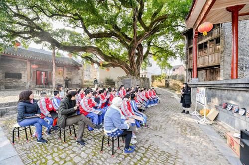 时代中国公益暖冬之行，“田埂花开”乡村学校探访活动