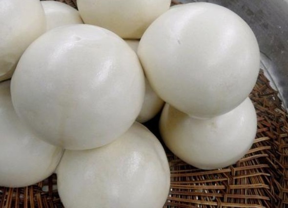 馒头店的馒头又大又白,加了啥东西做好4点,暄软筋道,你也行