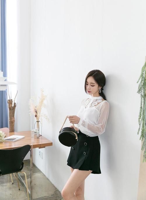 性感|美女穿搭：小姐姐爱穿职业短裙，秀出白皙美腿，妩媚性感！