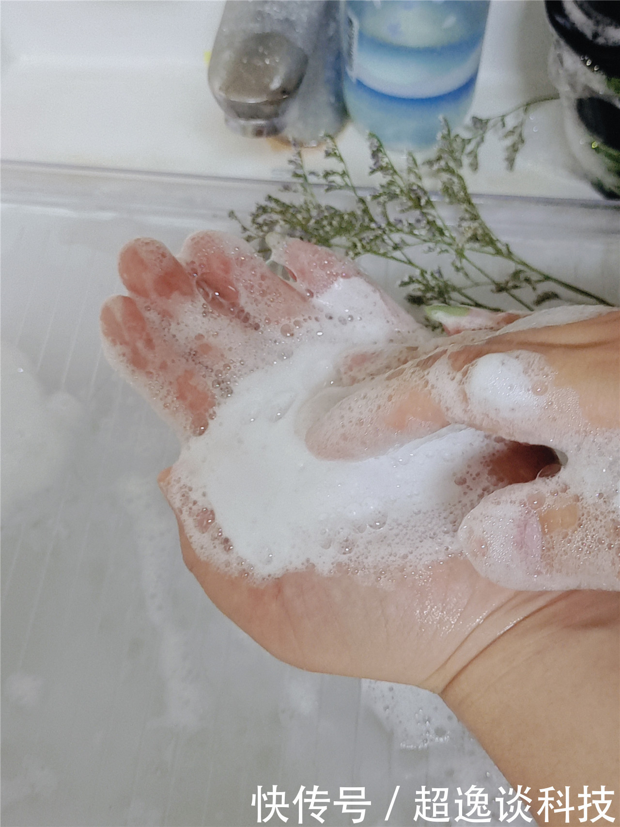 净澈慕斯|畅醒三合一氨基酸净澈慕斯让男士保持清爽远离油腻