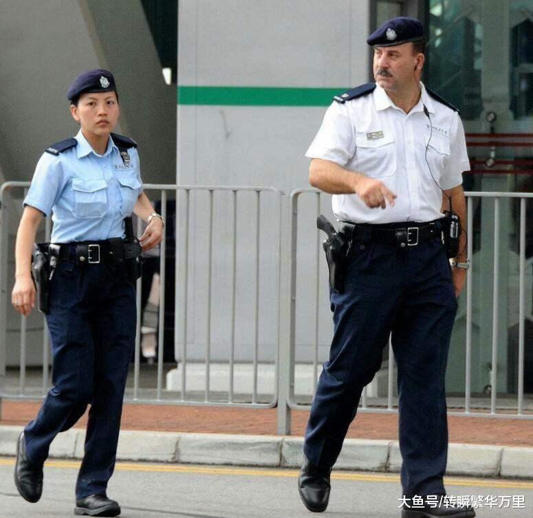 警察队伍,什么级别的警察,才能够穿白衬衫