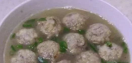 煮肉丸汤冷水下锅还是沸水下锅，第一步就做错，难怪肉丸一煮就散