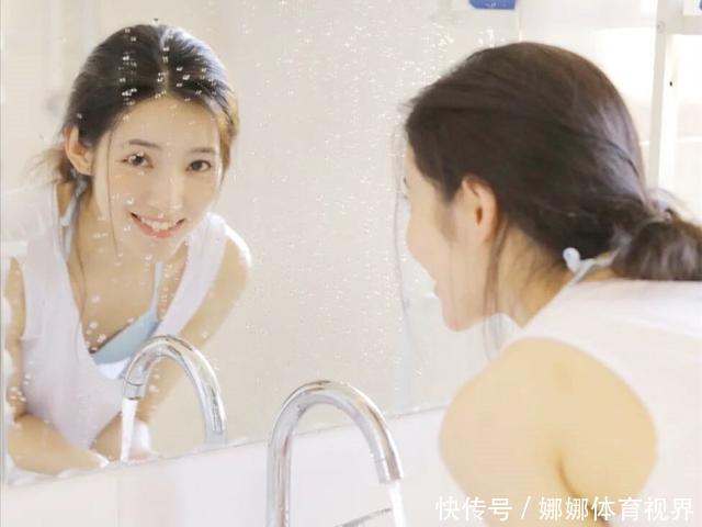 肌肤|去皱其实很简单,皮肤科专家:1种零食紧着吃,皮肤紧嫩人年轻