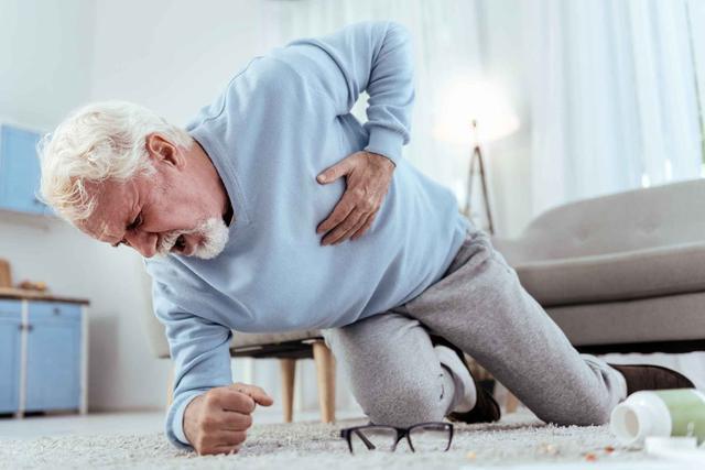 并发症|高血压出现这4情况，得上医院一趟，并发症或已经出现