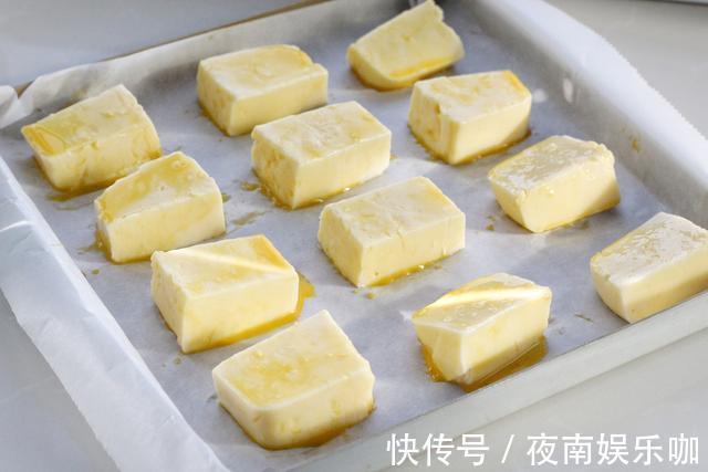 牛奶块|牛奶居然还能烤着吃，外焦里嫩、奶香浓郁，做法简单只需三步即可