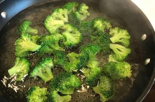 3类蔬菜,吃前不焯水,或是在服毒,再懒也别省一步