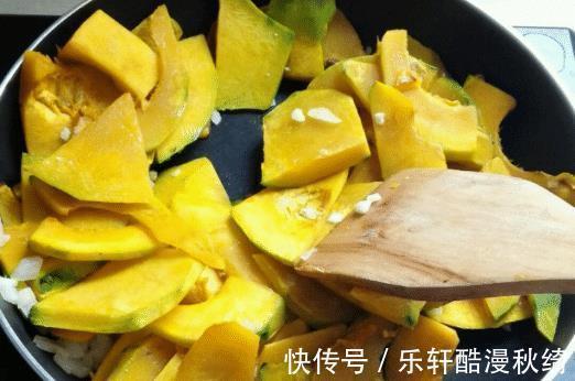 入秋就喝南瓜浓汤,应季养身,做法简单,又香又浓