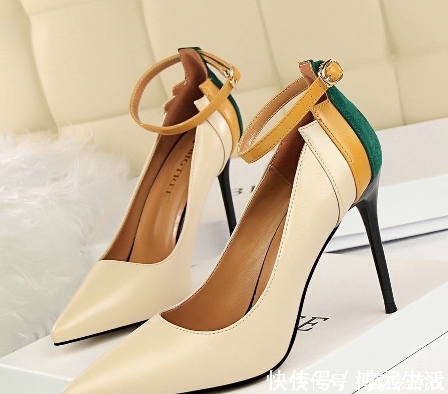 绒面 女人身材丰满,就要穿这种高跟鞋,性感妩媚,显高显瘦,贼美