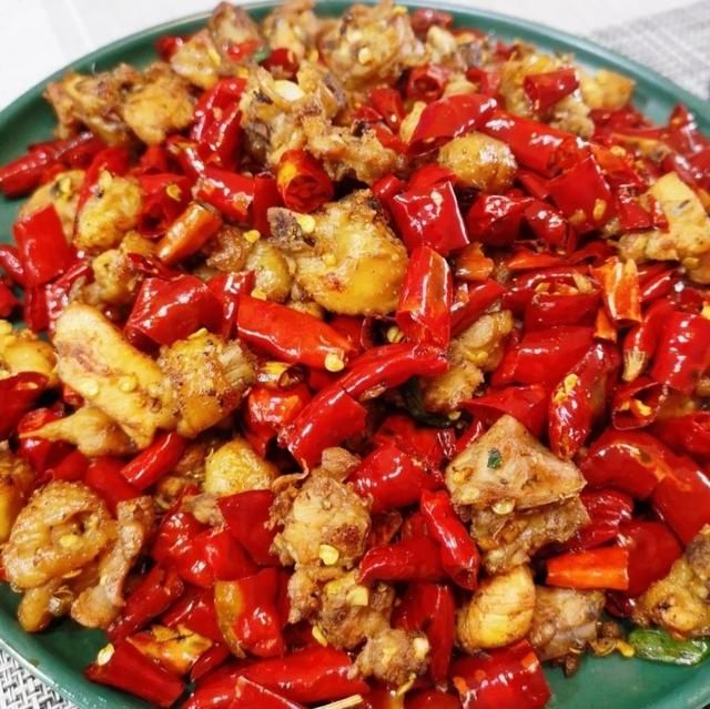 美食家常菜推荐：辣子鸡丁，茭白炒毛豆，豌豆炒牛肉，好吃又营养