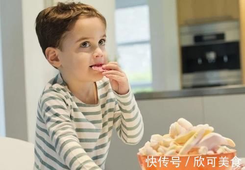 辣条|最不健康的4种零食，千万不要再给孩子吃，尤其是第一种