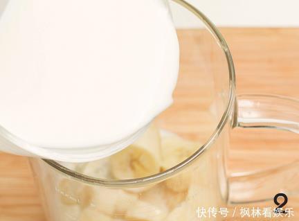晚餐|这两种食材打成果汁,不加糖也能又香又甜,特别适合晚餐喝