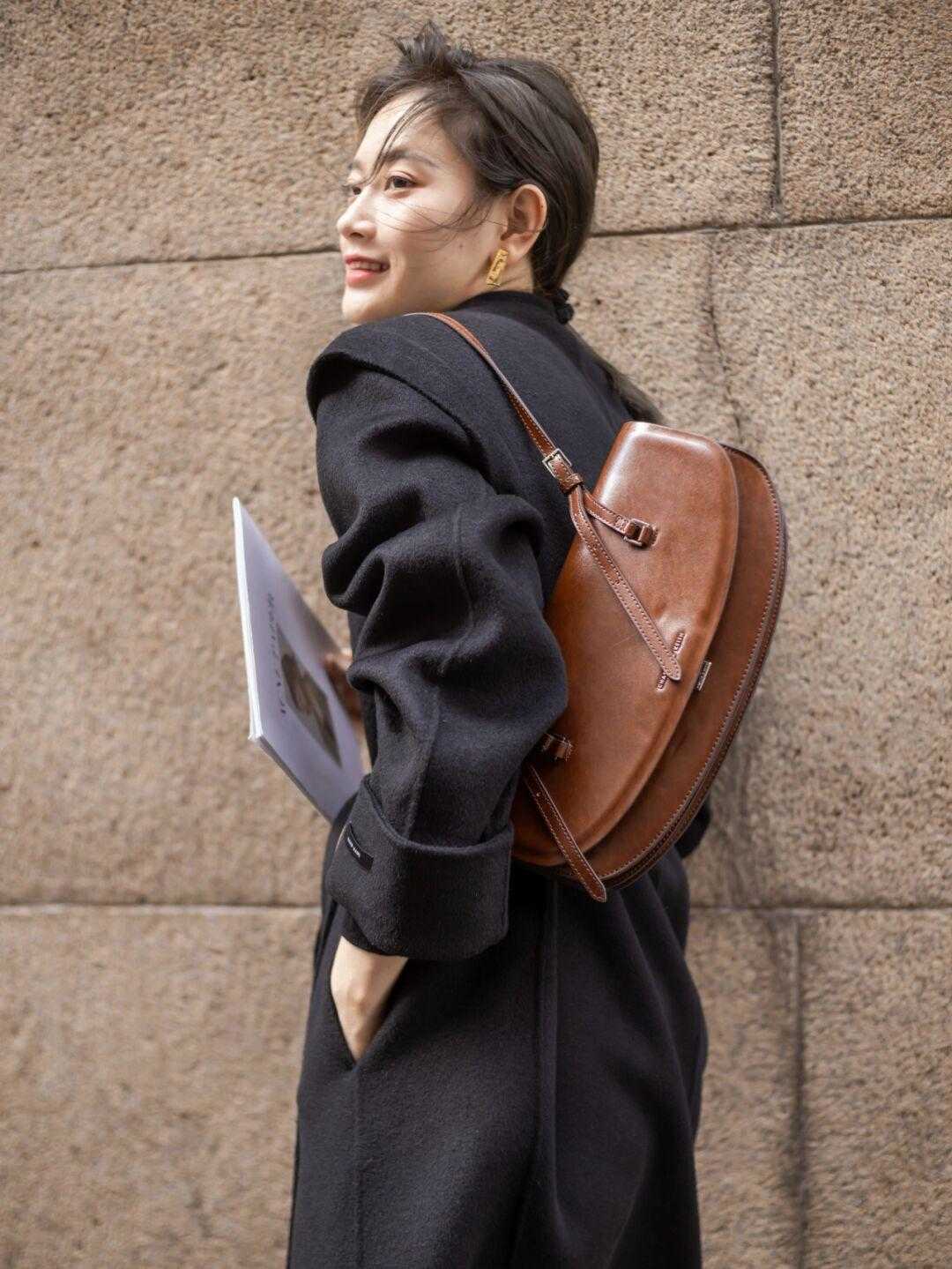 打底衫 大衣怎么穿才高级洋气?看看这几种穿搭方式,让你气质翻倍