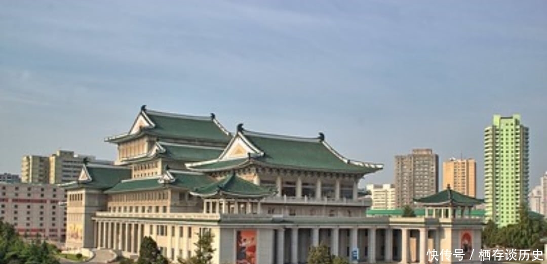 在朝鲜,最出名的大剧院什么样子?4万多平米可容纳数千观众