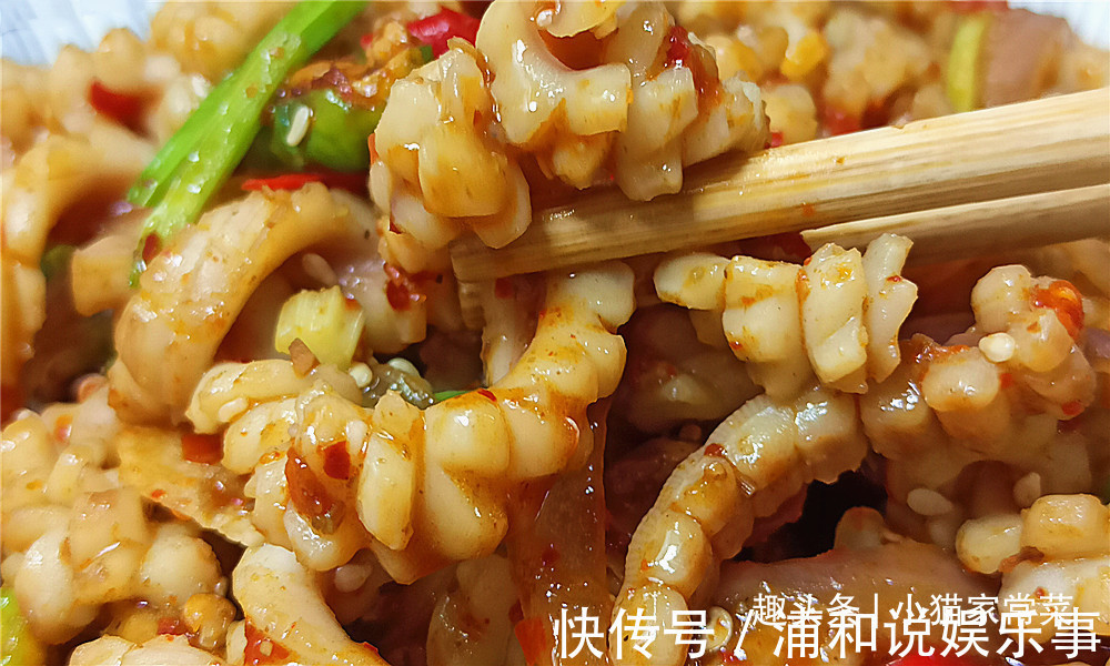 孜然面|教你“香辣鱿鱼”的做法，成菜香辣滑嫩，制作简单，看一遍就会