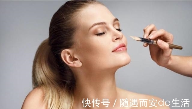 毛孔 三四十块和三四百的粉底液,到底差在哪?看完这4点你就明白了