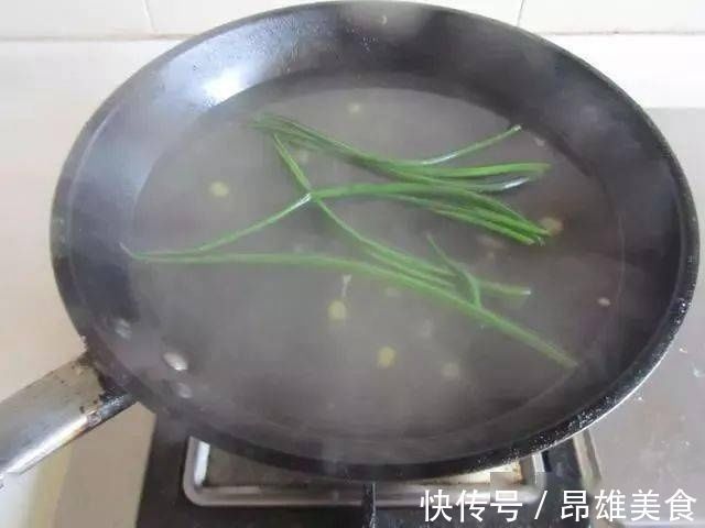 白菜别再炒了,换这种做法好吃到爆,上桌就被抢光