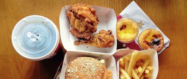 汉堡|美国肯德基出售人造肉炸鸡,为此还换了新包装,一份就能卖到56元