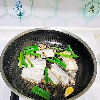 煎带鱼一口下肚,唇齿留香