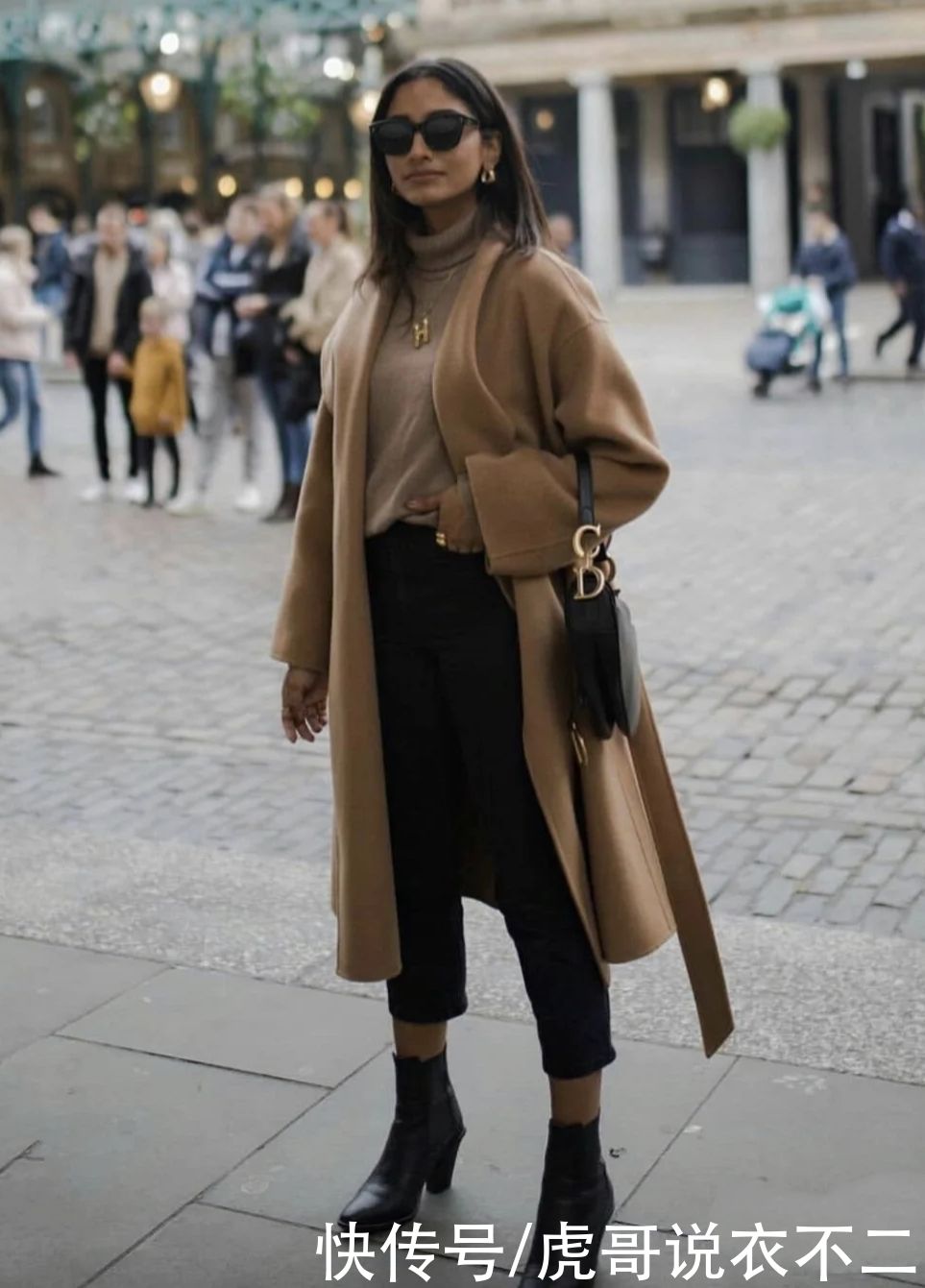 大衣配高领毛衣太普通？那是你没穿对，这么穿优雅实用又时尚