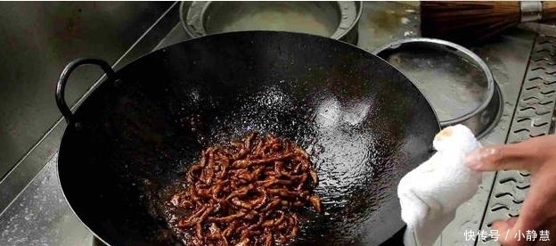 京酱肉丝正确吃法?不用猪肉,降低成本,好吃到让你舔手指