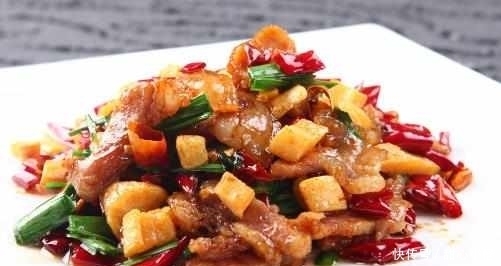 妥妥|这两样食材一起炒,妥妥饭遭殃,营养美味还开胃!