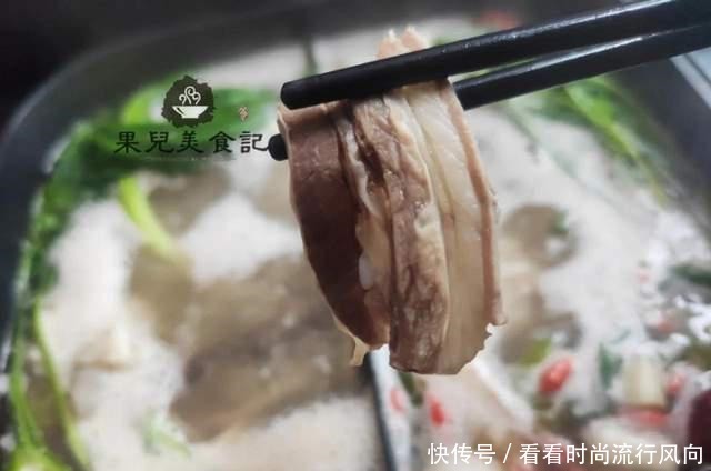 天冷炖羊肉，直接下锅炖就“废”了，记住3点，汤鲜味美，无膻味