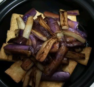 深夜食堂|餐厅必点的茄子豆腐煲，在家也能做
