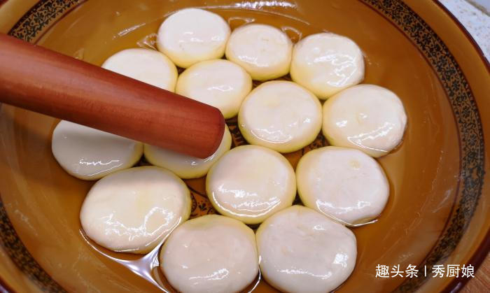 儿子迷上此面食,三天两头吃一次,不发面不烫面,上桌瞬间就扫光