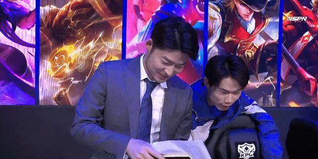 伽罗拿下|eStar不是DYG，无心打不出久诚元歌效果！这是林教练的试水吗？
