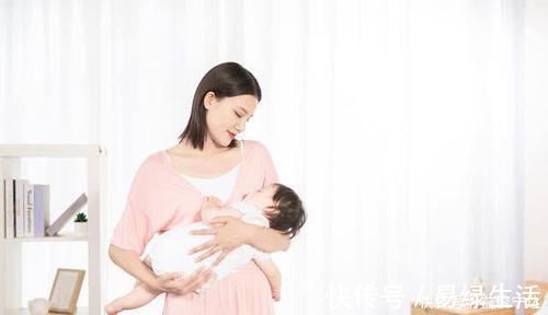 宝宝|为啥宝宝都爱摸妈妈胸前?问题比你想的要严重,别不当回事!