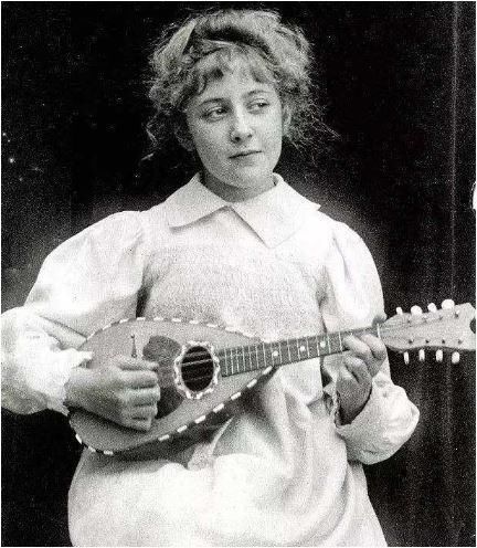 “侦探女王”阿加莎·克里斯蒂：洞察人性的高手，自己却成谜中谜