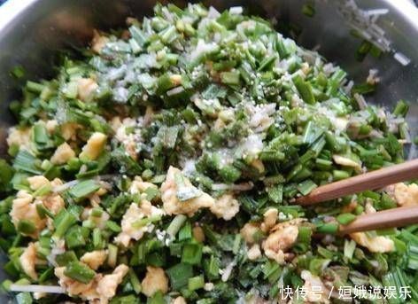 当你在韭菜饺子做面条时，你可以用这种方法香气馥郁，回味无穷