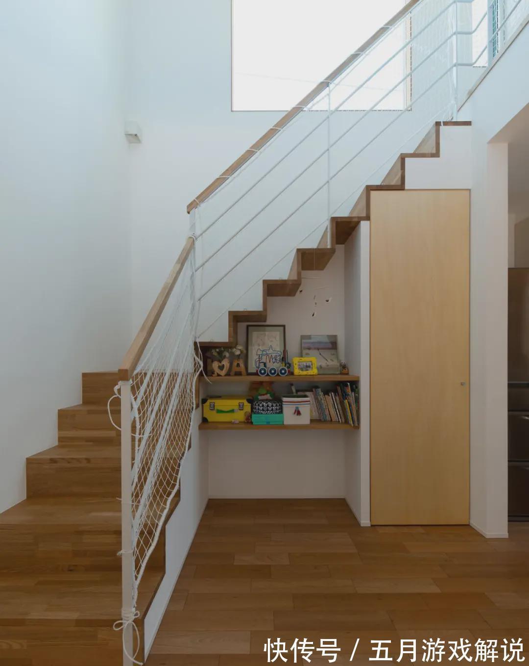 楼梯|120平复式房，客厅设计实在漂亮！超大落地窗采光充足，舒服！