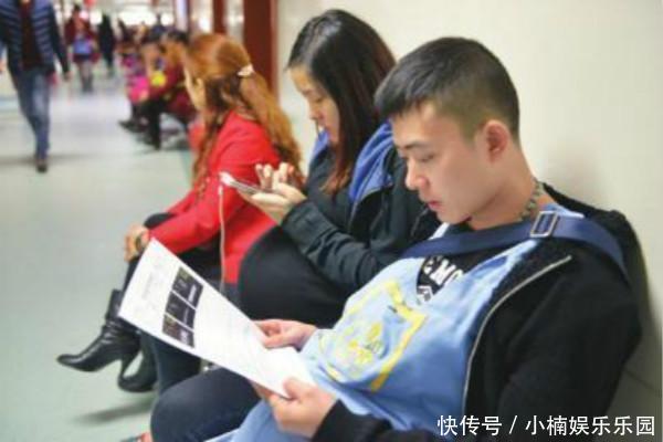 孕妇挺着大肚子排队产检,丈夫却坐着,组图让你看清嫁的是人是鬼