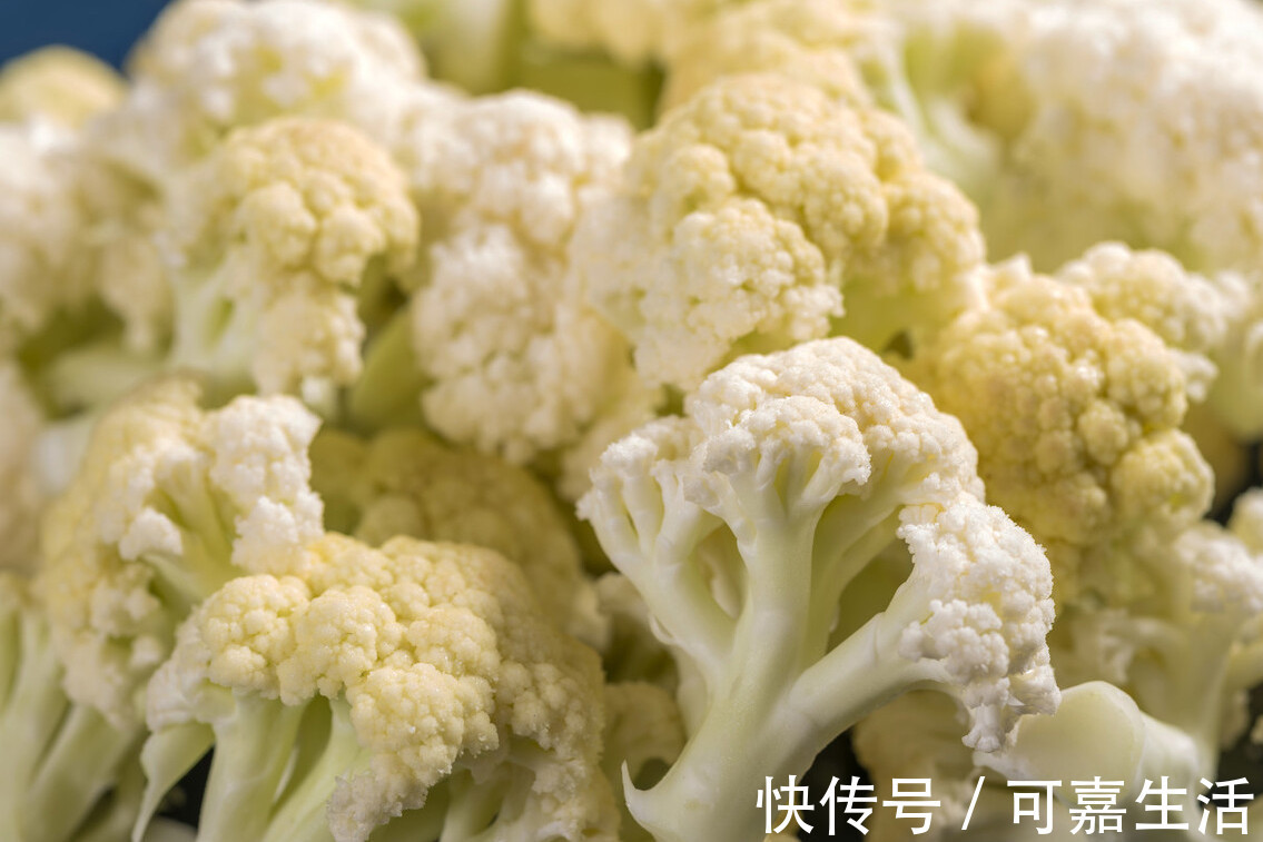 香香|炒花菜,直接炒还是先焯水都错了,教你一招,花菜香脆又入味
