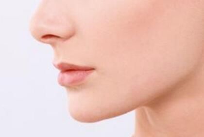 癌细胞|鼻咽癌早期的5个信号,任何一个反复出现,都需及时去医院检查!