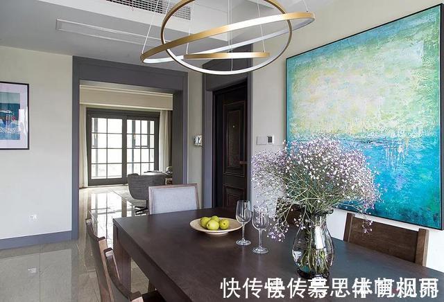 墙板|他家136平新房,家具优雅,客厅大方,背景墙富有品味!太迷人了