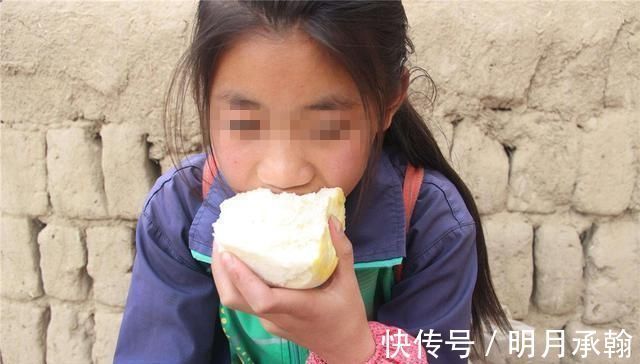 重男轻女|“我能吃块肉吗”姐姐用哀求的眼神看着弟弟,妈妈肉没你的份