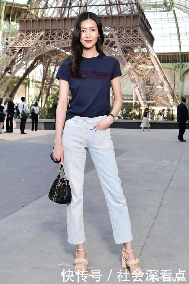 还在穿小黑裤你out了,刘雯都在穿“托腹裤”,时髦又显瘦!