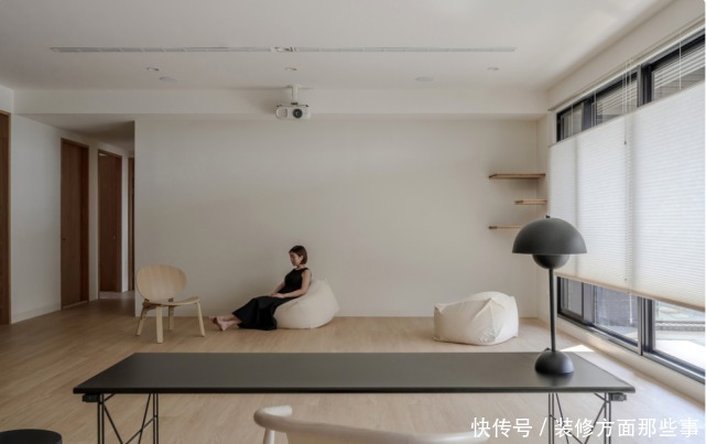 投影仪|看完他家160㎡极简风 ,心中好看的标准又被刷新了