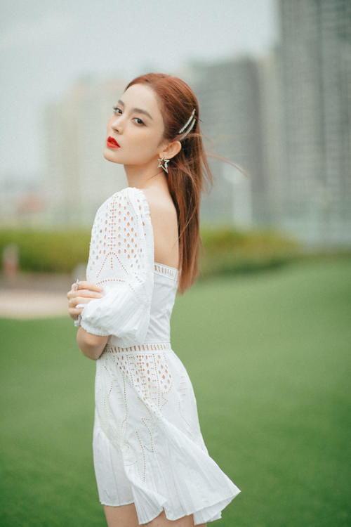 她是不是最会选发色的女艺人？每个颜色都好显白啊