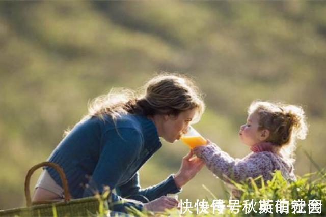 出差|宝妈出差一个月,再见时15个月娃的反应走红,激动成“表情包”