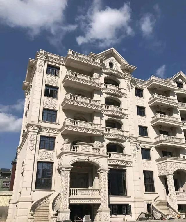 奇葩|本来是在农村盖别墅, 结果建成当地奇葩建筑