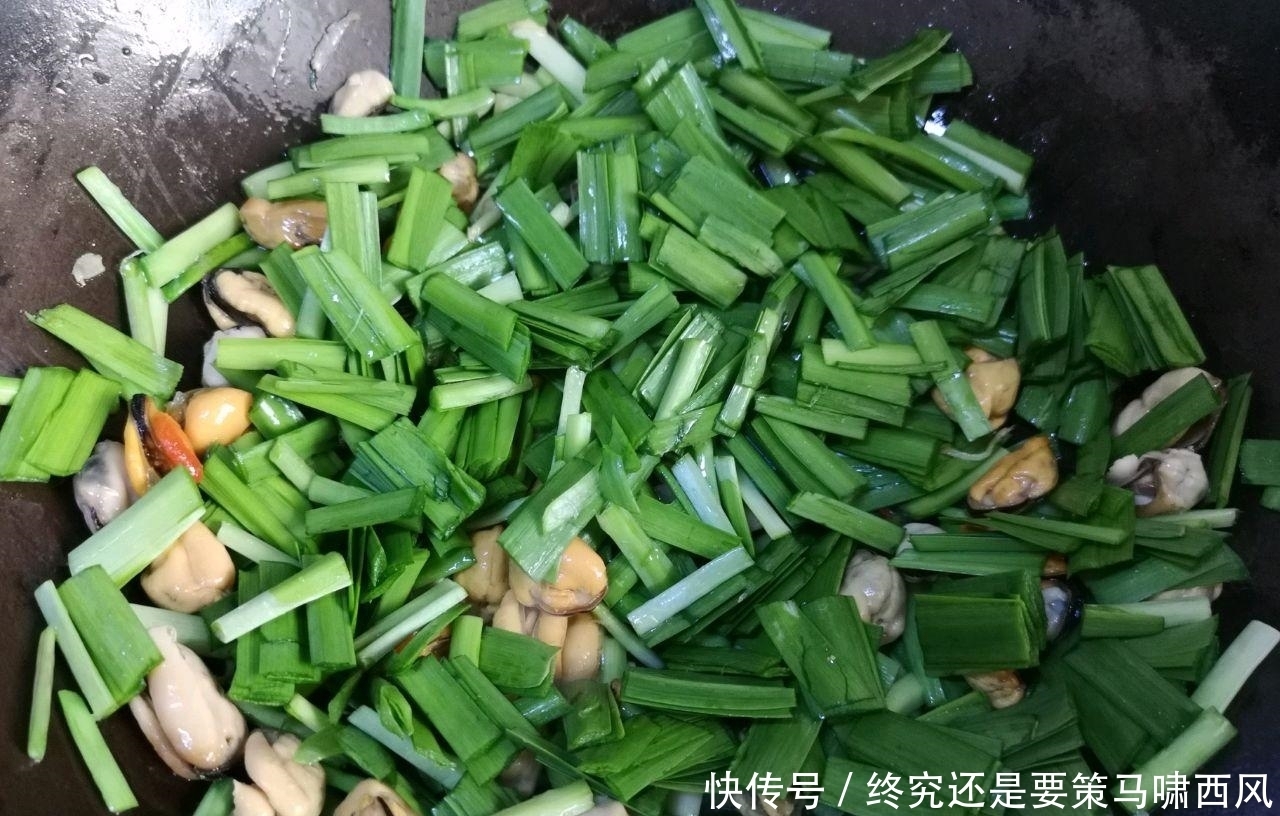 春天吃这道菜正当时,鲜味无比,营养也丰富,男人吃了棒棒滴