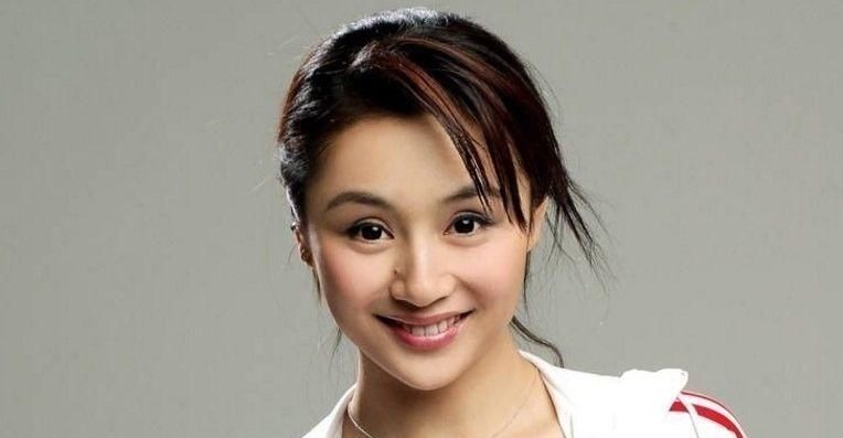 刚走红就飘了，4位自毁前程的明星，最后一位还被抓去监狱