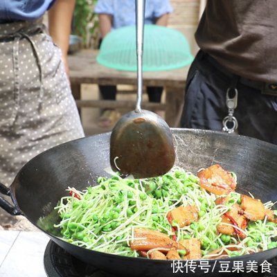 黑豆苗|这样的黑豆苗炖粉条你吃过吗？