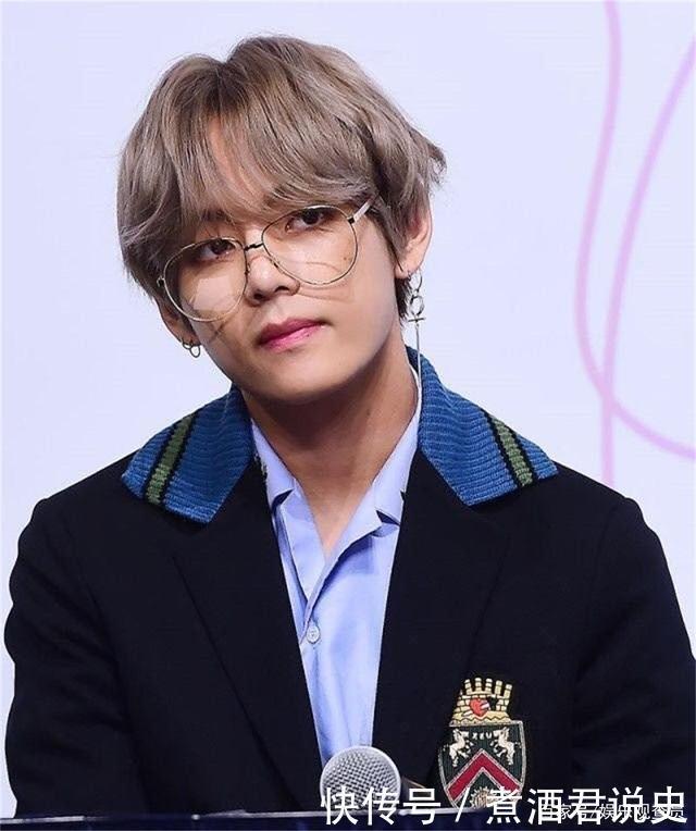 jimin|时尚杂志选出了，戴耳环很惊艳的男性偶像，BTS V的很少见