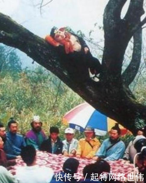 佩服|西游记中,为什么孙悟空只咬一口蟠桃就扔掉,背后原因令人佩服